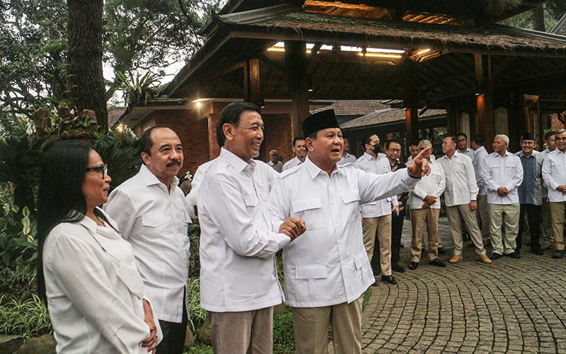 Momen Pertemuan Prabowo-Wiranto, Dua Jenderal Saling Hormat - Bagian 2