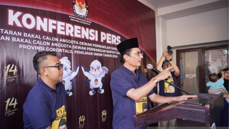 Naik Bentor, Fadel Muhammad Pendaftar Pertama Bakal Caleg Pemilu 2024 di Gorontalo