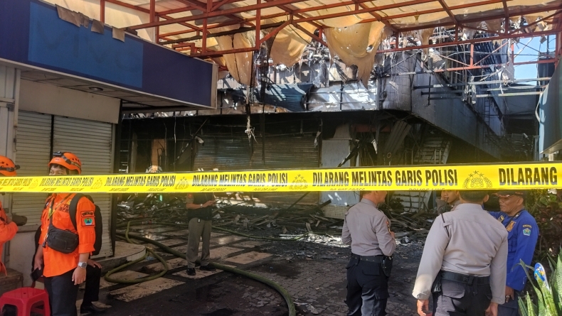 Mal Malang Plaza Terbakar, Kompleks Pertokoan Tutup Total 