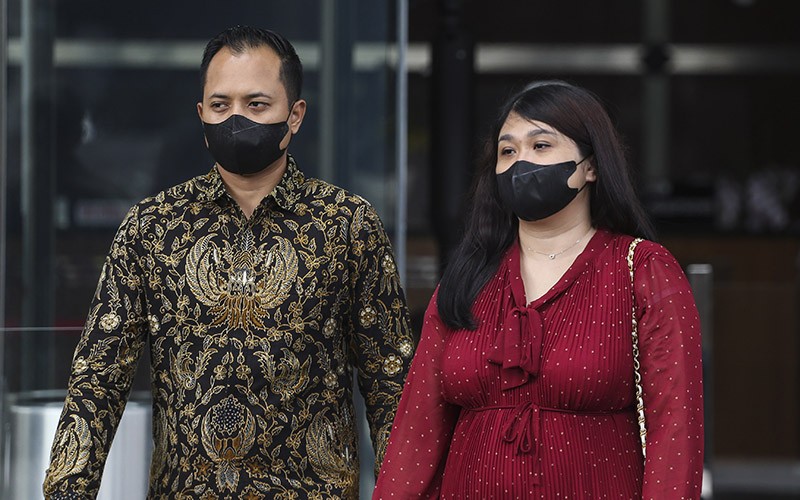 Penampilan PNS Kementerian ESDM saat Diperiksa KPK soal Korupsi Tukin Pegawai - Bagian 2