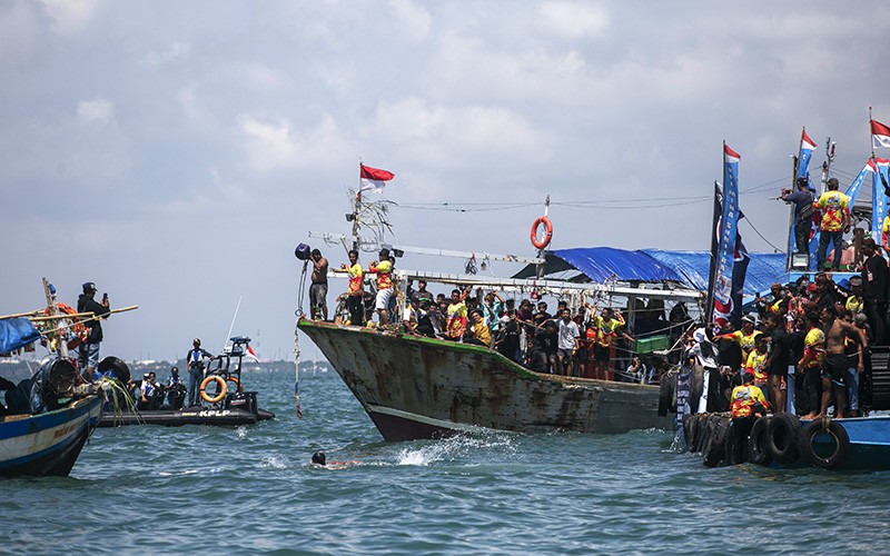Tradisi Sedekah Laut, Bentuk Syukur Nelayan atas Tangkapan Ikan yang Melimpah - Bagian 1