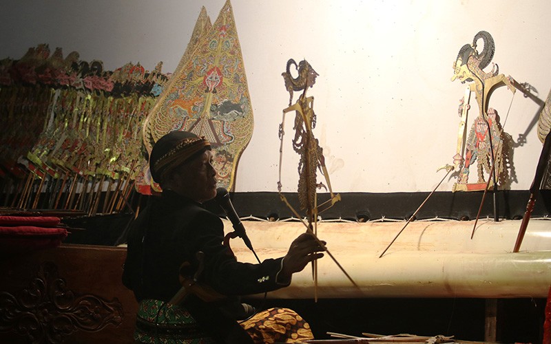 Nonton Pertunjukan Wayang Kulit 72 Jam Nonstop - Bagian 1