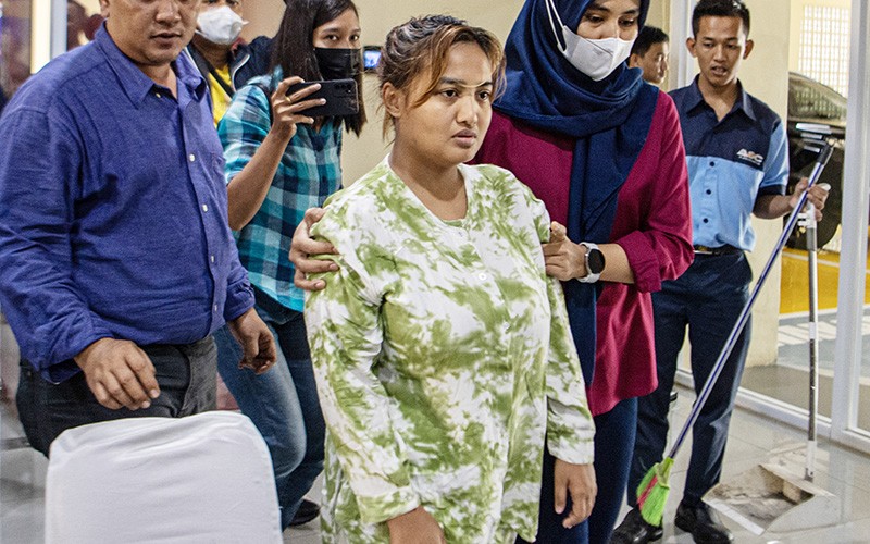 Ekspresi Lina Mukherjee Tersangka Penistaan Agama tapi Tidak Ditahan - Bagian 2