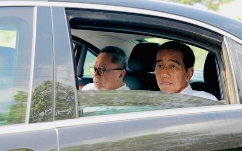 Ekspresi Jokowi Tanpa Senyum saat Mobil Indonesia 1 Lewati Jalan Rusak di Lampung - Bagian 1