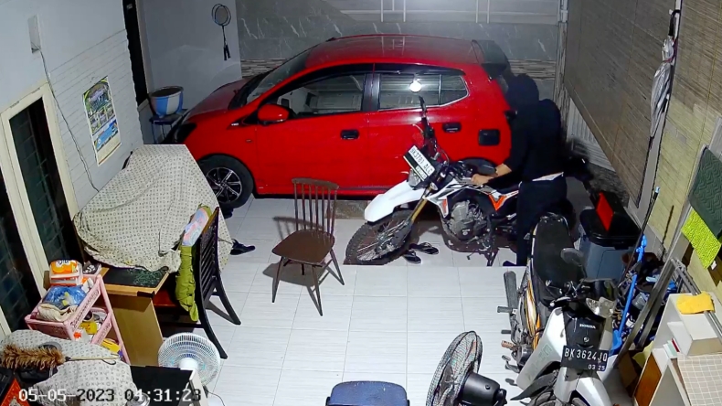 Pelaku Curanmor di Deli Serdang Gondol 2 Motor Sekaligus, Aksinya Terekam CCTV