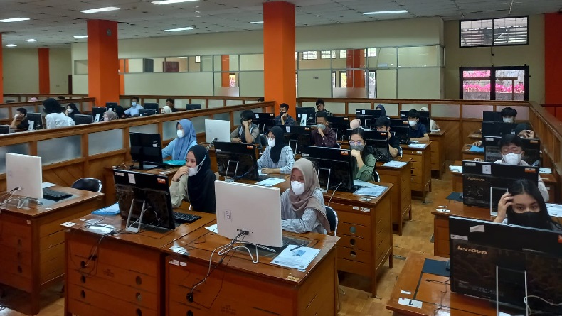Puluhan Ribu Calon Mahasiswa Baru Ikut UTBK di Kota Bandung