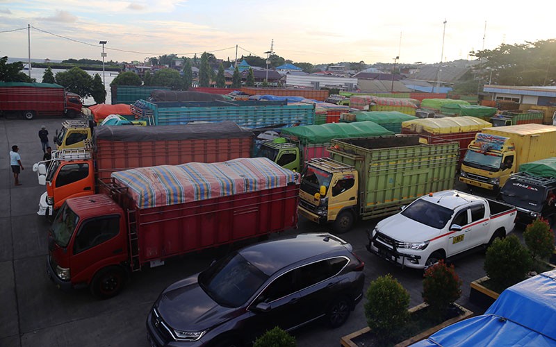 Dampak Dermaga Pelabuhan Ambruk di Ternate, Distribusi Logistik Terhambat - Bagian 1