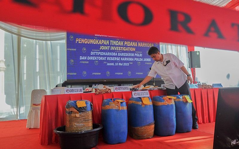 Warga Iran Bawa 264 Kg Sabu Cair dengan Kapal di Teluk Banten - Bagian 1