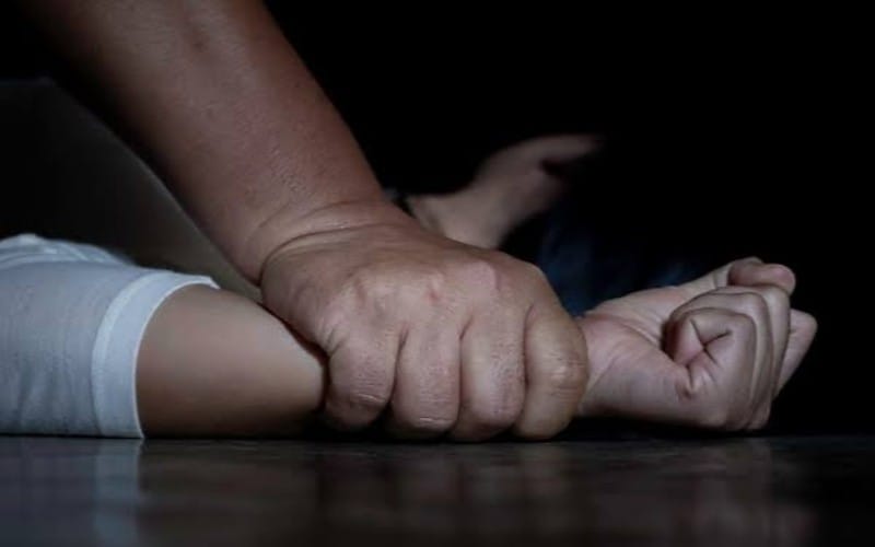 Bejat! Pria di OKU Selatan Perkosa Anak Tiri hingga Hamil, Korban Diancam Pakai Parang 