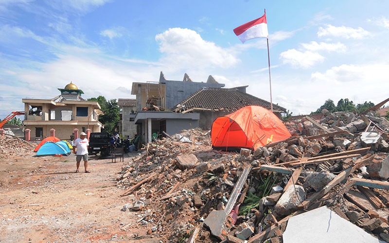 Rumah Digusur Imbas Tol Solo-Yogyakarta, Warga Klaten Bangun Tenda di Atas Puing - Bagian 1