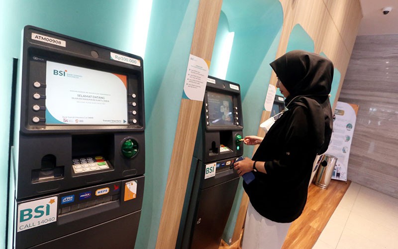 Layanan ATM BSI Sudah Pulih, Nasabah Kembali Bertransaksi - Bagian 3