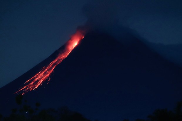 Dalam Sepekan, Terjadi 106 Kali Guguran Lava Pijar di Puncak Gunung Merapi