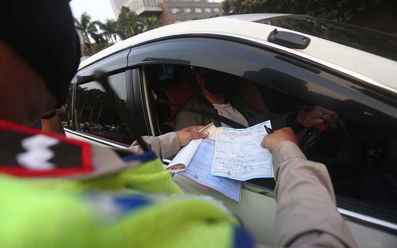 Polisi Kembali Berlakukan Tilang Manual - Bagian 2