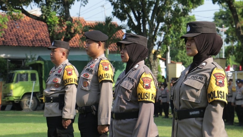 Puluhan Polwan Bertugas Jadi Polisi RW di Pemalang