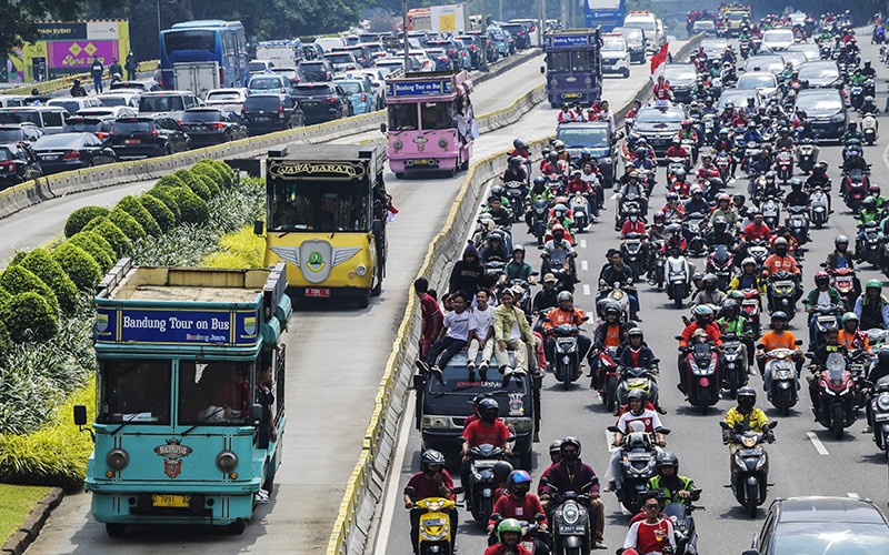 Atlet Kontingen SEA Games 2023 Naik Bandros Ikuti Arak-arakan Kira87uara  - Bagian 1