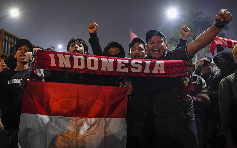 Suporter Sambut Kedatangan Timnas Indonesia U-22 dari SEA Games Kamboja - Bagian 3