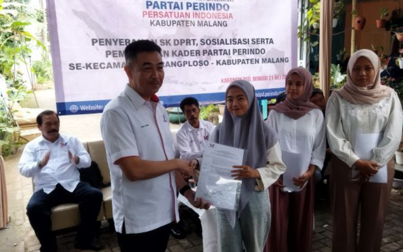 Generasi Milenial Dilantik Jadi Pengurus DPRt Partai Perindo Karangploso Malang