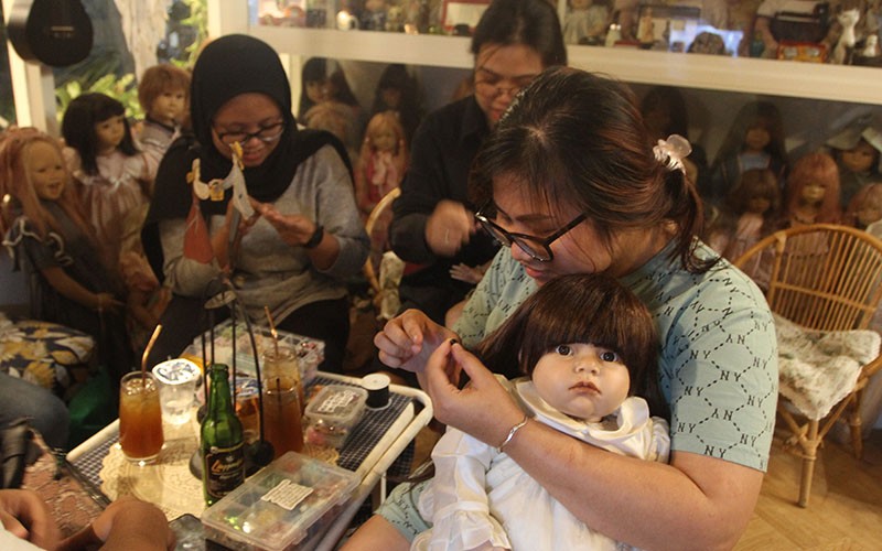 Kafe Ini Pajang 1.500 Boneka Koleksi untuk Dimainkan Pengunjung - Bagian 2