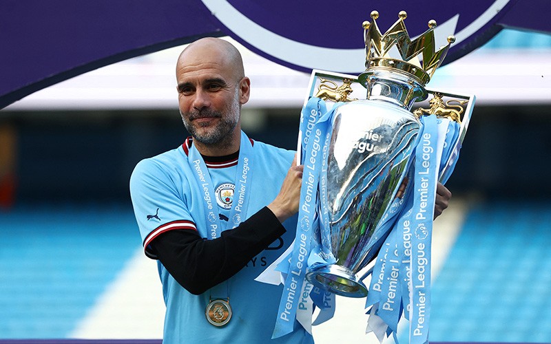 Momen Manchester City Angkat Trofi Liga Inggris 2022/2023 - Bagian 4