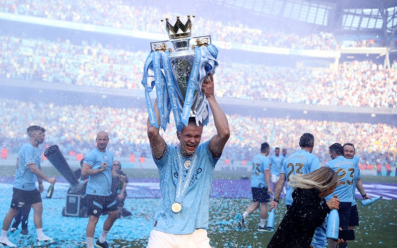Momen Manchester City Angkat Trofi Liga Inggris 2022/2023 - Bagian 3