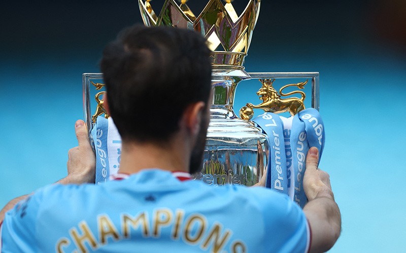 Momen Manchester City Angkat Trofi Liga Inggris 2022/2023 - Bagian 5