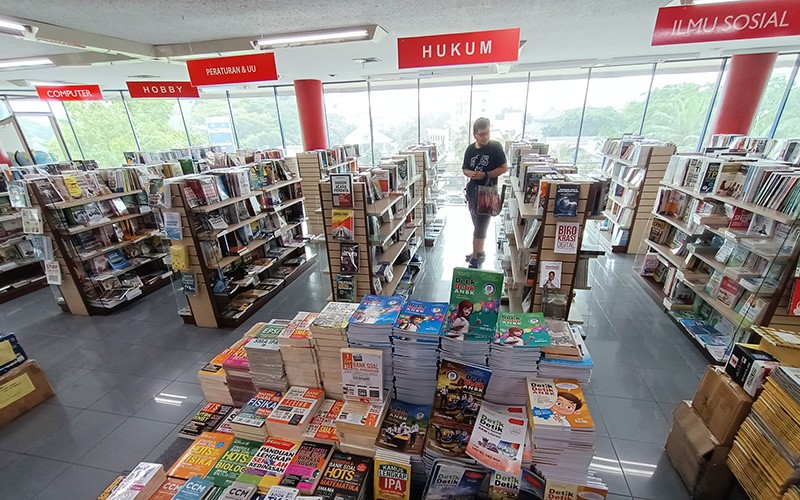 Suasana Toko Buku Legendaris Gunung Agung, Tutup Seluruh Gerai Tahun Ini - Bagian 2