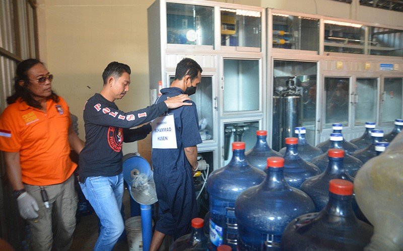 Rekonstruksi Mutilasi Bos Galon di Semarang, Tersangka Peragakan 102 Adegan - Bagian 1