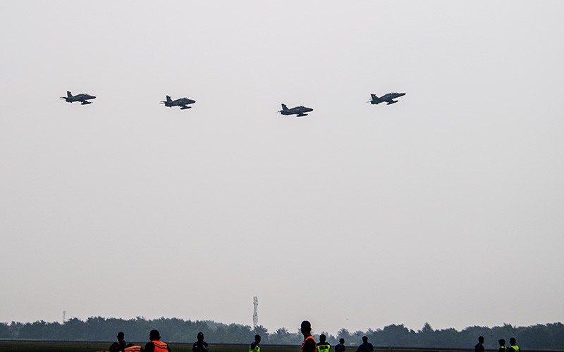 Pesawat Tempur TNI AU Latihan Jalak Sakti di Langit Palembang - Bagian 1