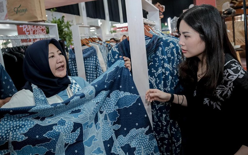 Wamenparekraf Angela Tanoesoedibjo: Batik Jadi Identitas Bangsa dan Alat Diplomasi Budaya - Bagian 1