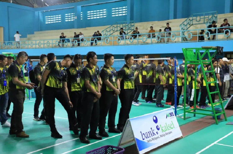 Pj Bupati Buka Turnamen Bulu Tangkis Bupati HSU Cup Open 2023