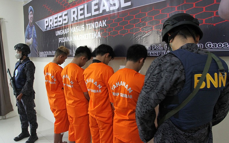 2 Napi Kendalikan Penjualan Narkoba dari Dalam Lapas Padang - Bagian 1