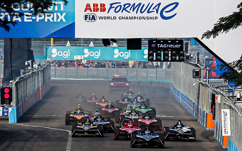 Tampil Maksimal, Maximilian Gunther Juara Formula E Seri ke-11 - Bagian 2