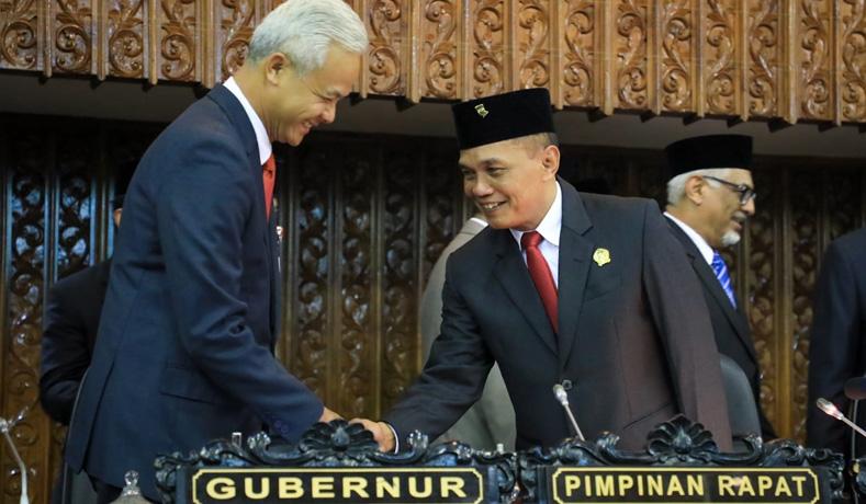  Sumanto Resmi Jabat Ketua DPRD Jateng, Ganjar: Banyak PR Harus Segera Diselesaikan