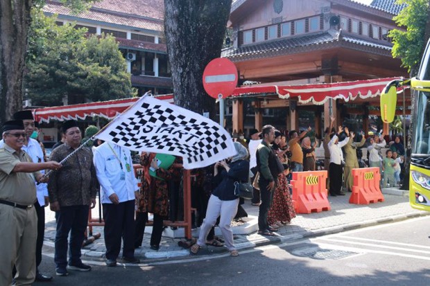   59 Jemaah Calon Haji Bantul Diberangkatkan ke Tanah Suci Mekkah 