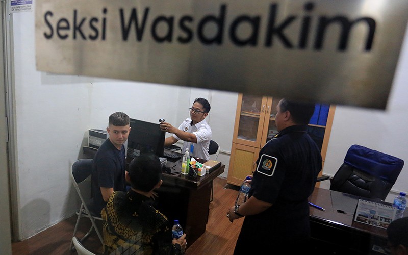 Terlibat Kasus Penganiayaan, Warga Australia Dideportasi dari Aceh - Bagian 2
