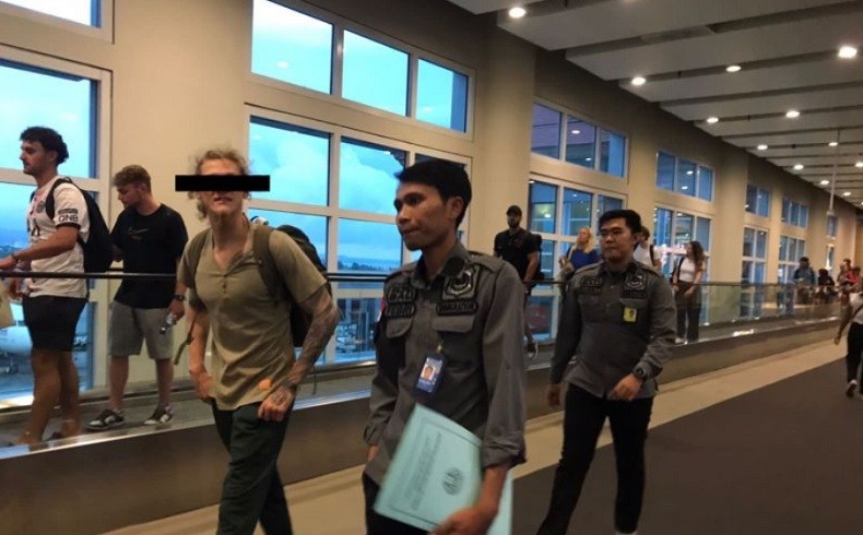 Bule Rusia Tanam Ganja dalam Rumah Dideportasi dari Bali