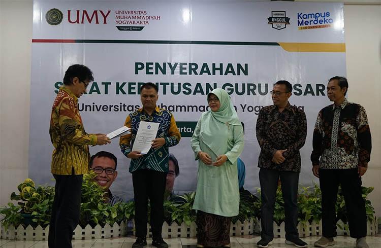 4 Dosen Terima SK, UMY Miliki 22 Guru Besar