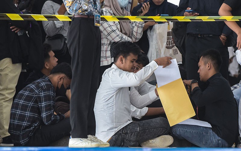 4.000 Pencari Kerja Serbu Job Fair di Palembang - Bagian 1