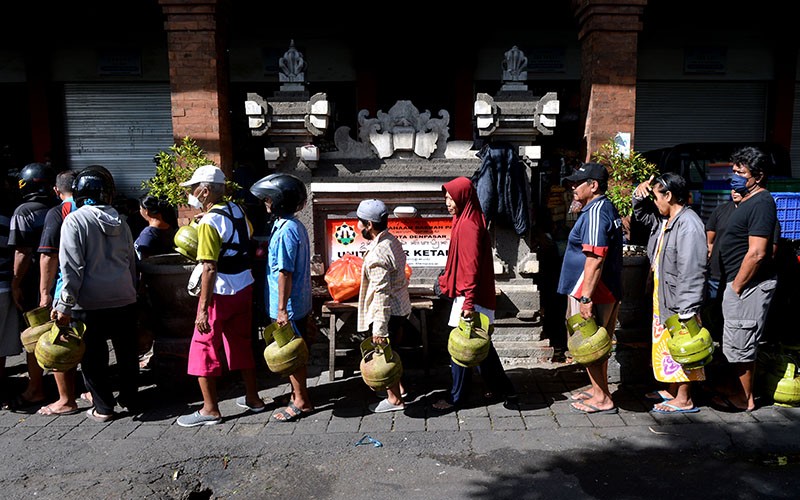 Gas Elpiji 3 Kg Langka, Operasi Pasar Digelar di Sejumlah Titik Kota Denpasar - Bagian 1