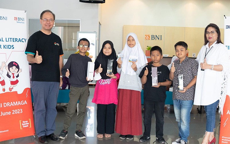 Program CSR Bank Tour, BNI Sekuritas Ajarkan 20 Siswa Literasi Keuangan  - Bagian 1