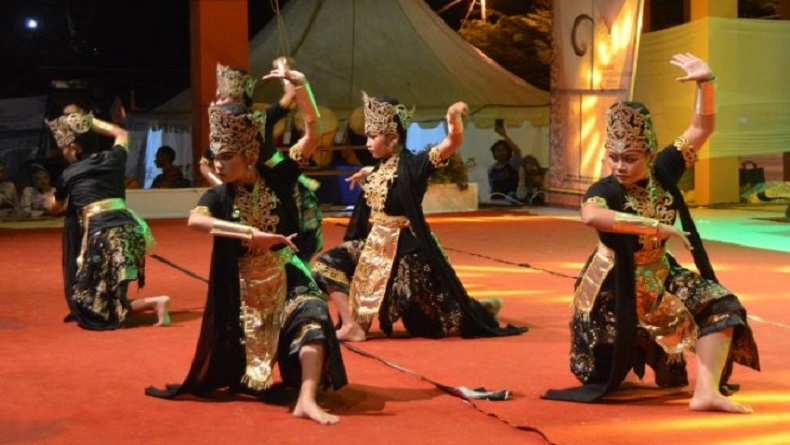 10 Tarian dari Jawa Barat, Nomor 7 Harus Dipentaskan Gadis dalam Keadaan Suci