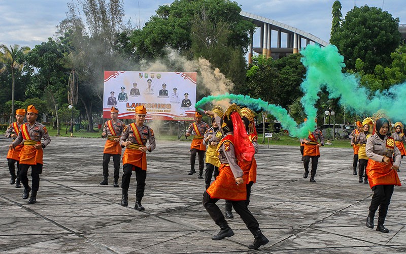 Polda Riau Sebar Ribuan Personel Polisi RW - Bagian 1