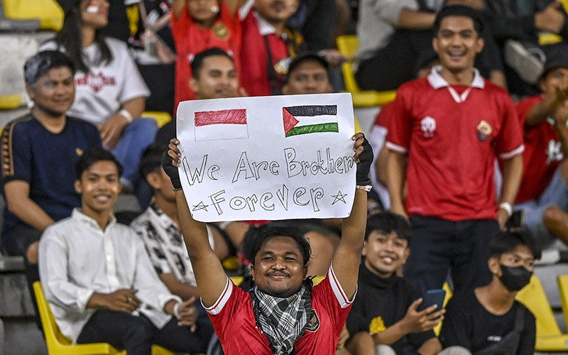 Penonton Timnas Indonesia vs Palestina: We Are Brother Forever - Bagian 1
