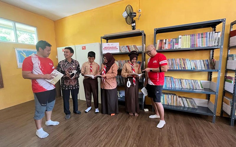 IFG Life bersama JMTB Revitalisasi Perpustakaan di SDN Singajaya 06 Bogor - Bagian 1