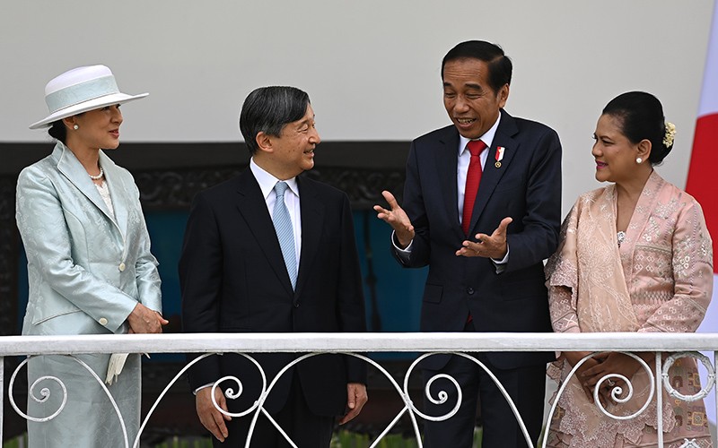Momen Presiden Jokowi Sopiri Kaisar Jepang Naruhito Keliling Istana Bogor - Bagian 3