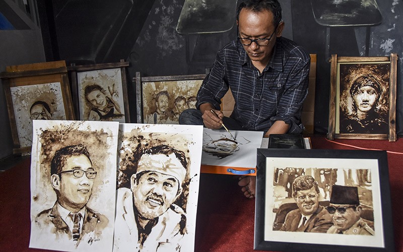 Melukis Wajah Ganjar Pranowo dengan Ampas Kopi - Bagian 2