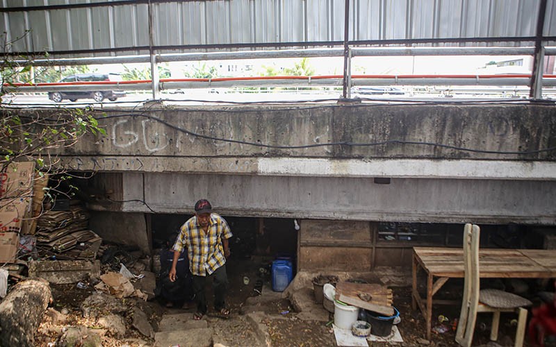 Intip Permukiman Kolong Jalan Tol Cawang - Bagian 3
