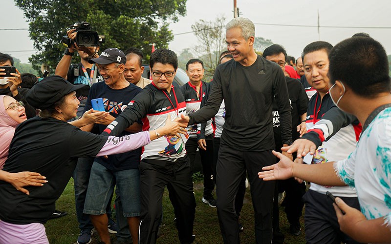 Ganjar Pranowo Diteriaki ‘Presiden’ saat Olahraga di Cibubur - Bagian 1