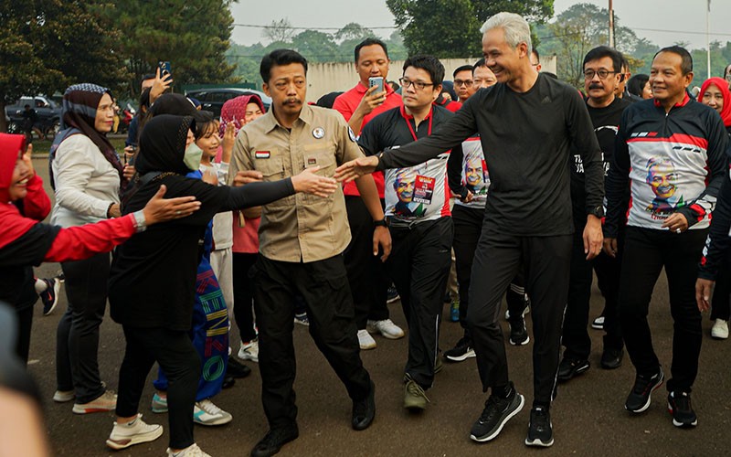 Ganjar Pranowo Diteriaki ‘Presiden’ saat Olahraga di Cibubur - Bagian 2