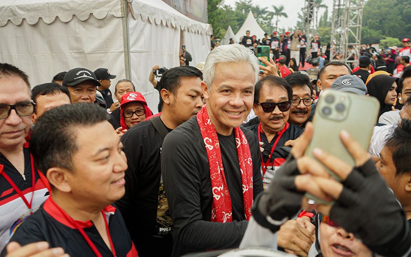 Ganjar Pranowo Diteriaki ‘Presiden’ saat Olahraga di Cibubur - Bagian 3